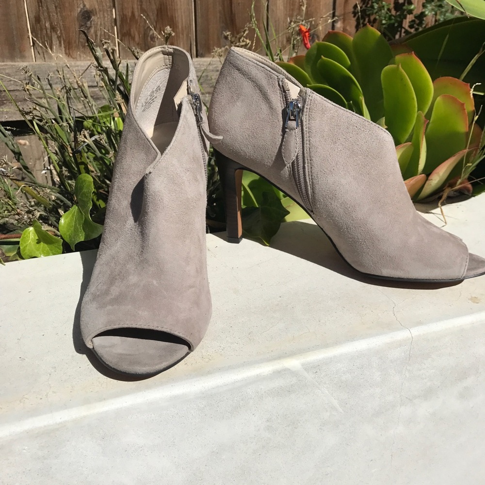 Franco Sarto L-TIFF peep toe heel